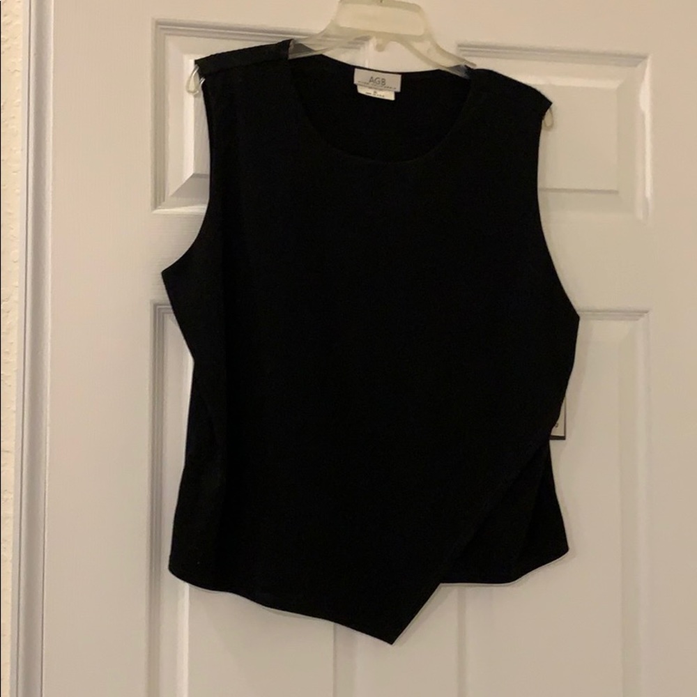 XL sleeveless asymmetrical blouse